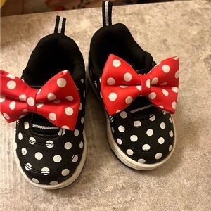 NWOT BABY 3 MINNIE SNEAKERS
